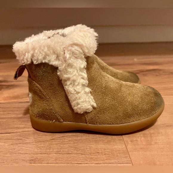 UGG Mallya Toddler Bootie - Picture 4 of 5